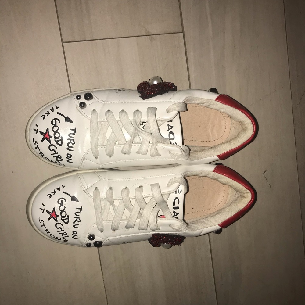 Sneakers - Picture 2 of 8